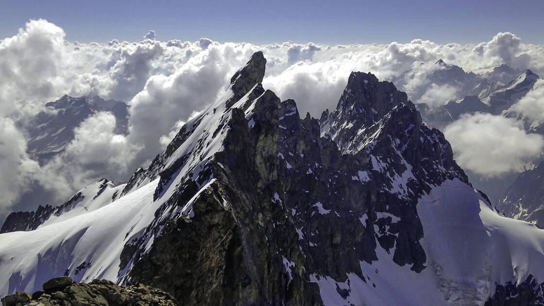 Crossing the Meije (3,983 m) with the La Grave Guide Bureau - © Bureau des guides