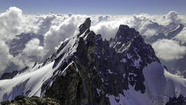 Crossing the Meije (3,983 m) with the La Grave Guide Bureau - © Bureau des guides