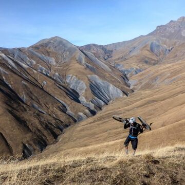 In mountain bike con il Bureau des Guides - © Bureau des guides de la Grave
