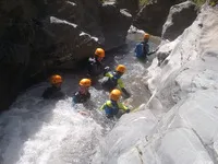 Discover the sport of canyoning - Odile Martin Cocher - Aventure Verticale La Meije - © Odile Martin Cocher