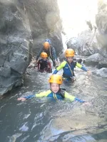 Discover the sport of canyoning - Odile Martin Cocher - Aventure Verticale La Meije - © Odile Martin Cocher