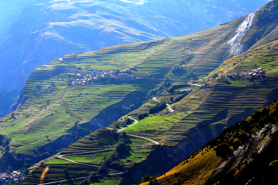 Les hameaux de la Grave et leurs terrasses - © OT La Grave