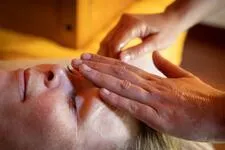 Massage japonais du visage - © Sarah Grangeon