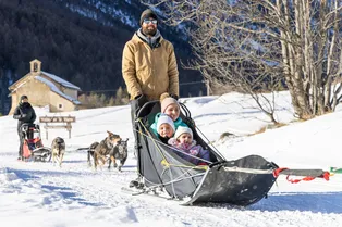 Baptême assis - Chiens de traîneaux en Clarée