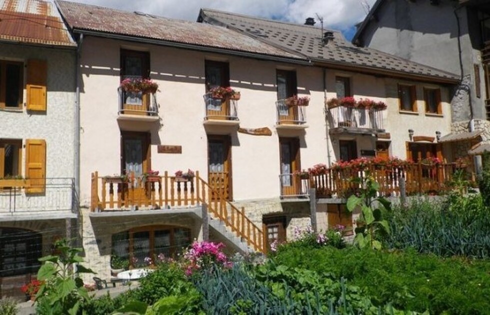 maison vue l'été - © ©jacquiermarielaurence