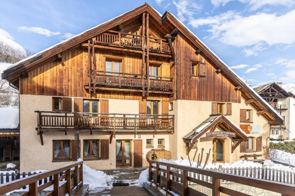 Extérieur du gîte auberge - © Thibaut Blais