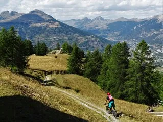 Vue sur briancon depuis le sentier - © M. Buffet