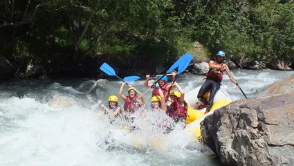 Descente en rafting avec No Limit Rafting - © No Limit Rafting