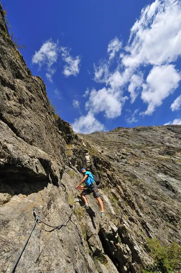 Climbing learning area Les Freaux - © beallet.com