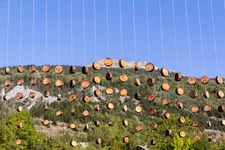 Oeuvre de Yoann Crepin "Montagne suspendue" - © Balacé Amandine