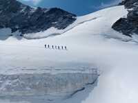 Balade sur le glacier de la Girose - © Bureau des guides de la Grave
