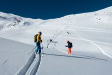 Ski touring at the Izoard - Bureau Montagne Briançon - © Laurent Meyer