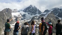Hiking holidays and itineraries with mountain guides from the La Grave Guide Bureau - © Anne Zanolin