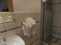 Salle de bain - Hôtel Castillan - La Grave - © OTLaMeije