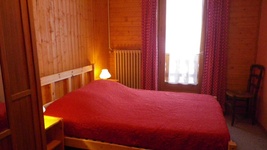 Chambre rouge - © ©marielaurencejacquier