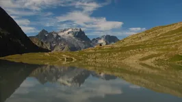 Hikes to discover the lakes and peaks in the country of La Meije with the Hotel le Faranchin - © Morillon P.