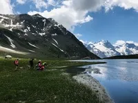 Randonneurs en pause au bord du lac - © Patrick Morillon