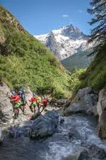 Canyoning with le bureau des guides de la Grave - © Sarah Grangeon