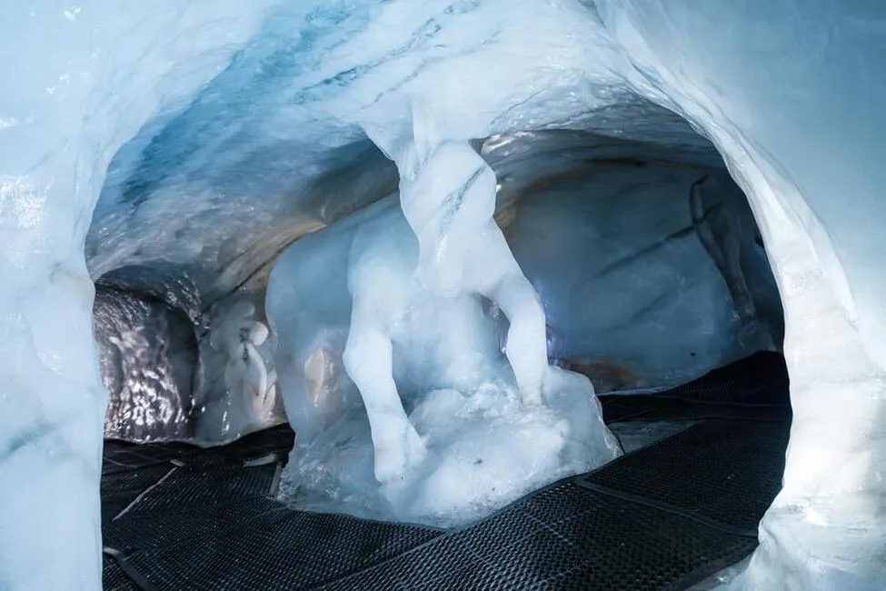 Visit the ice cave at 3200m
