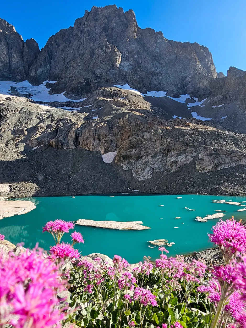 The lake and the Pavé refuge - © S.Morattel