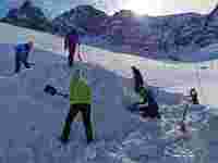 Stage de survie en hiver avec nuit en igloo - Terres de Trek - © Terres de Trek