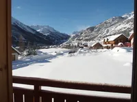 Vue depuis le balcon des Chambres - © AB