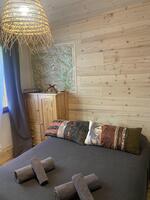 chambre 2 RDC - © chalet l'eterlou