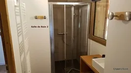 Salle de bain 2 - © Chalet Ecrin