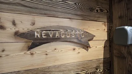 Névagusto, porte d'entrée - © jean laurent NOUGARET