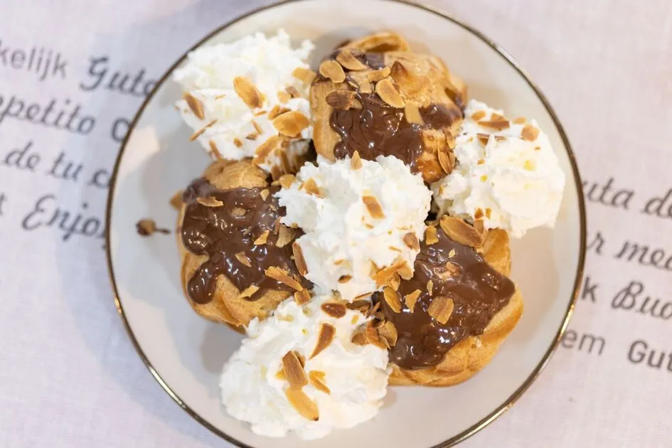 Le profiteroles de l'auberge - © Thibaut Blais