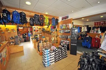 Le magasin à La Grave - © B.Boone