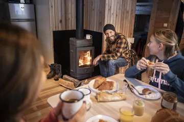 Huttopia – Le Chalet Montana Vista - 6 pers - © (c)Manu Reyboz