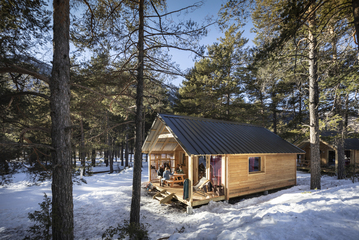 Huttopia – Le Chalet Montana - 5 pers - © (c)Manu Reyboz