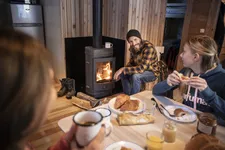 Huttopia – Le Chalet Montana - 5 pers - © (c)Manu Reyboz