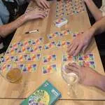 Jeux de société au Café Les Glaciers - © ©SionnetFamily