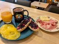 Petit déj au Café Les Glaciers - © ©SionnetEmma