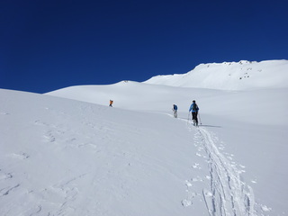 Ski touring with the Chalet d'en Hô - © Valérie Dellong