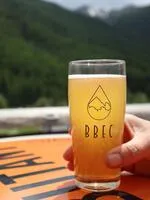 Bière locale en terrasse au bar le Brec - © Laury Chamerlat