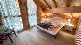 Chambre lit double - © Office de Tourisme de Montgenèvre