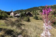 The Alp du Pied and the Chapelle Sainte-Marie-Madeleine_Cervières - © S.Morattel