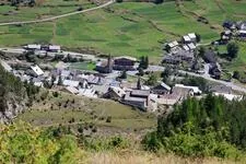 The Alp du Pied and the Chapelle Sainte-Marie-Madeleine_Cervières - © S.Morattel