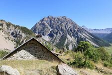The Alp du Pied and the Chapelle Sainte-Marie-Madeleine_Cervières - © S.Morattel