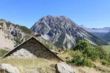 The Alp du Pied and the Chapelle Sainte-Marie-Madeleine_Cervières - © S.Morattel