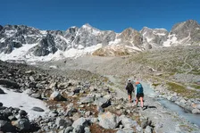 I laghi d'Arsine attraverso il sentiero delle Crevasses_Villar-d'Arêne - © Gontran Isnard - ADDET 05