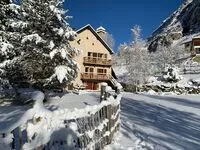 maison et jardin en hiver - © Inspiration montagne