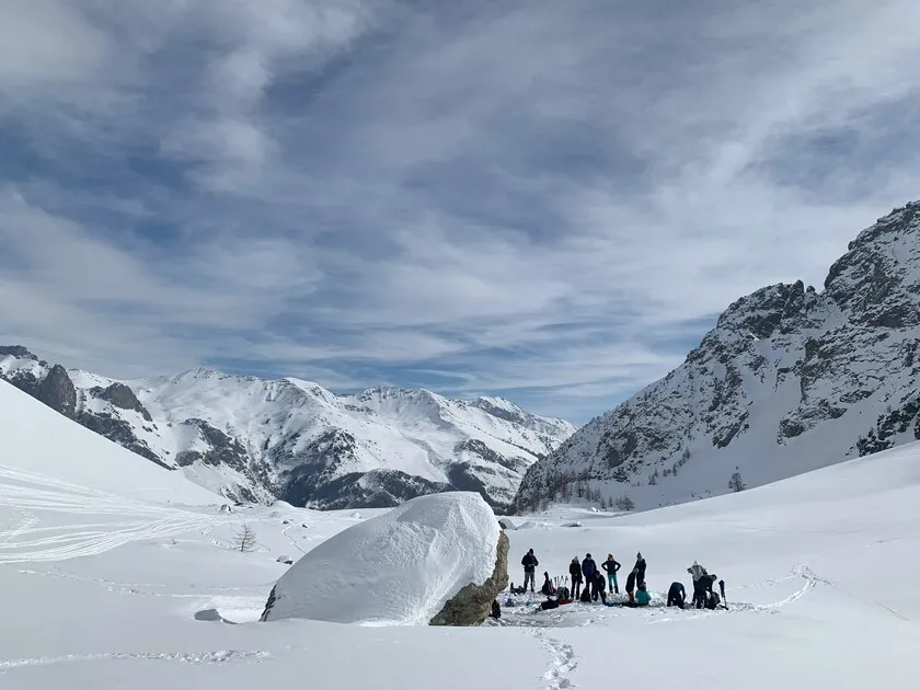 Ciaspolata notturna - passeggiata sotto le stelle o notte in igloo con Bureau Montagne Horizons - © Valentin Fournier