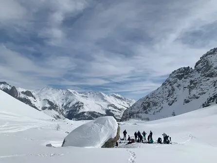 Raquette nocturne - balade sous les étoiles ou nuit en igloo avec Bureau Montagne Horizons