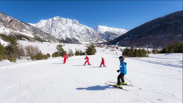 Morning cross-country skiing + afternoon downhill skiing - ESF Névache