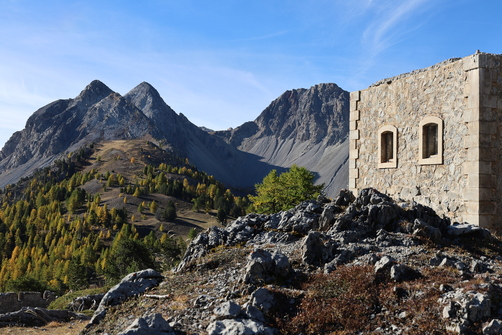 Ancien fort de la Lausette depuis Terre Rouge