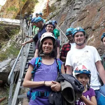 famille descente escalier VT - © La Mine d'argent